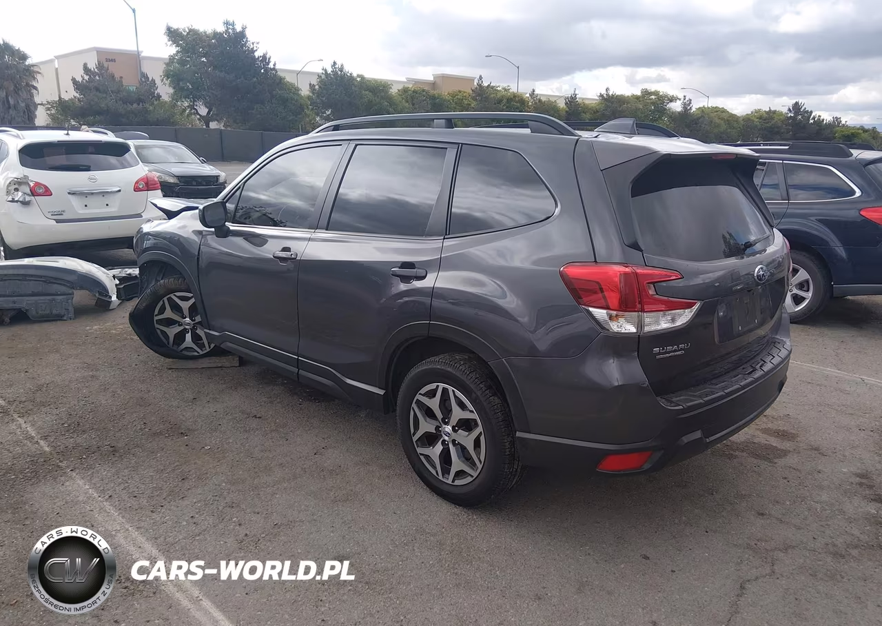 2021 Subaru Forester Premium VIN:JF2SKAJC8MH481318 - 3