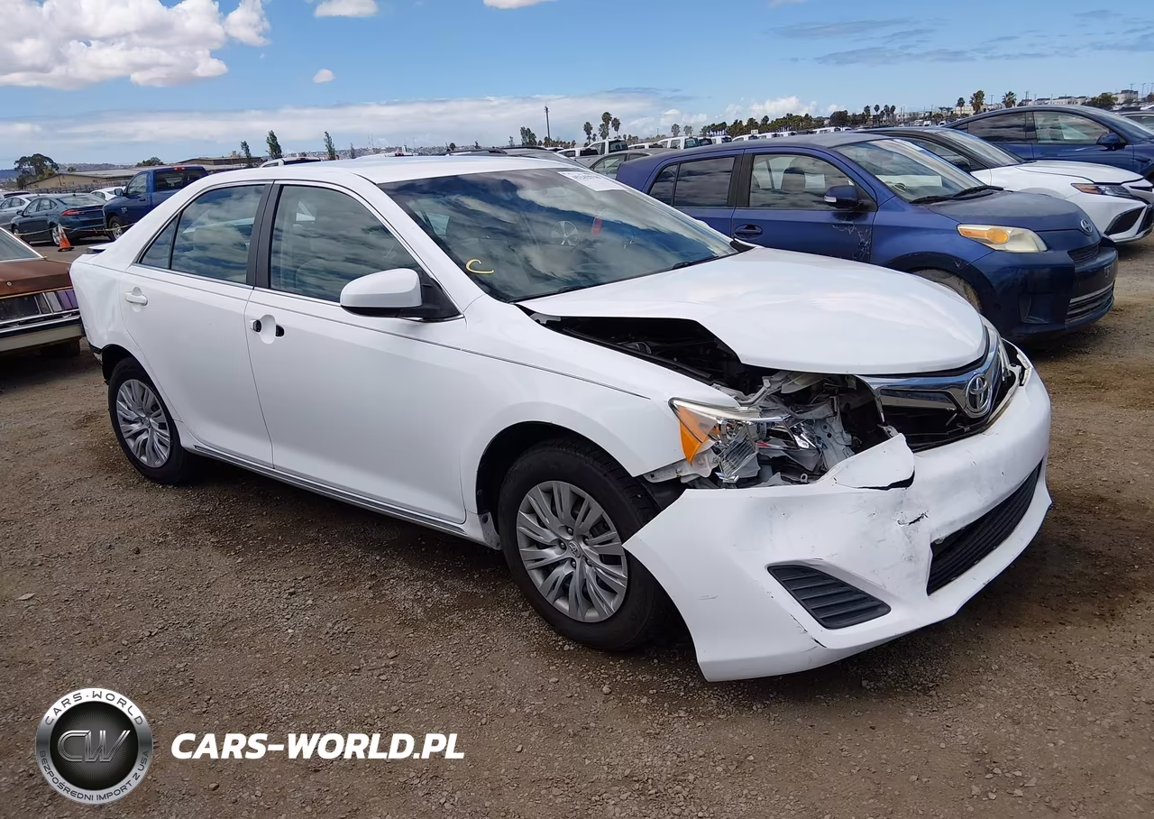 2012 Toyota Camry Le – zdjęcie 1 z 11