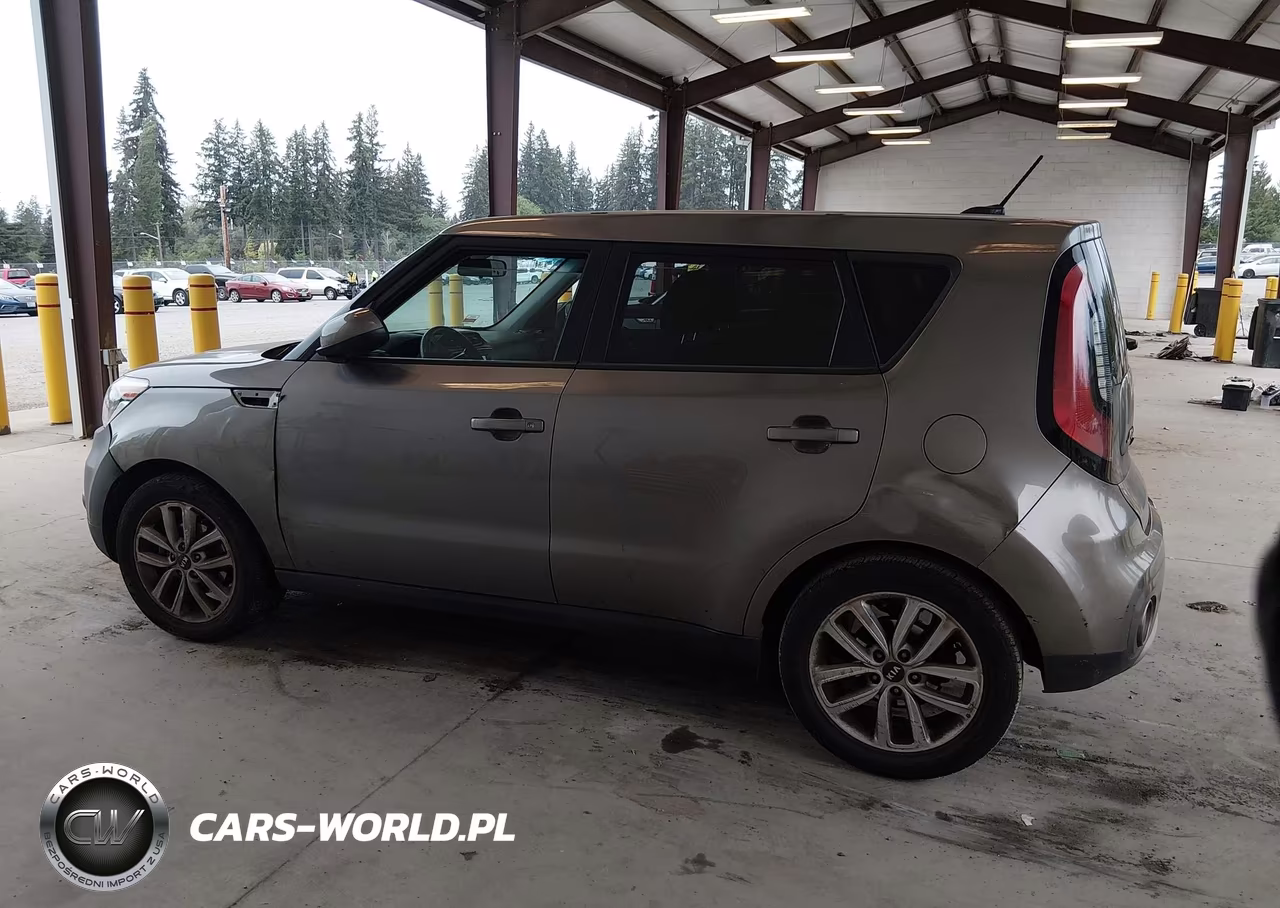 2017 Kia Soul + VIN:KNDJP3A51H7477907 - 14