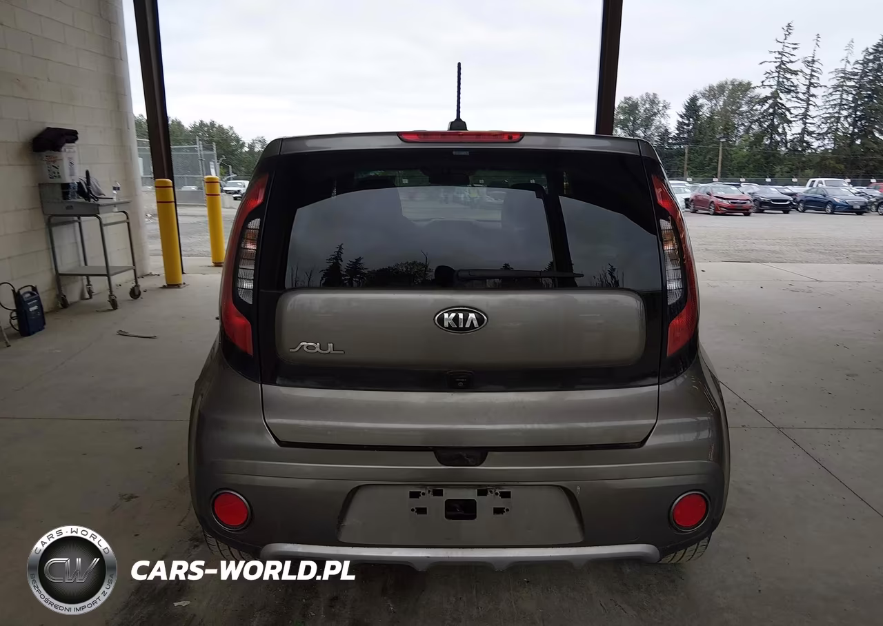 2017 Kia Soul + VIN:KNDJP3A51H7477907 - 16