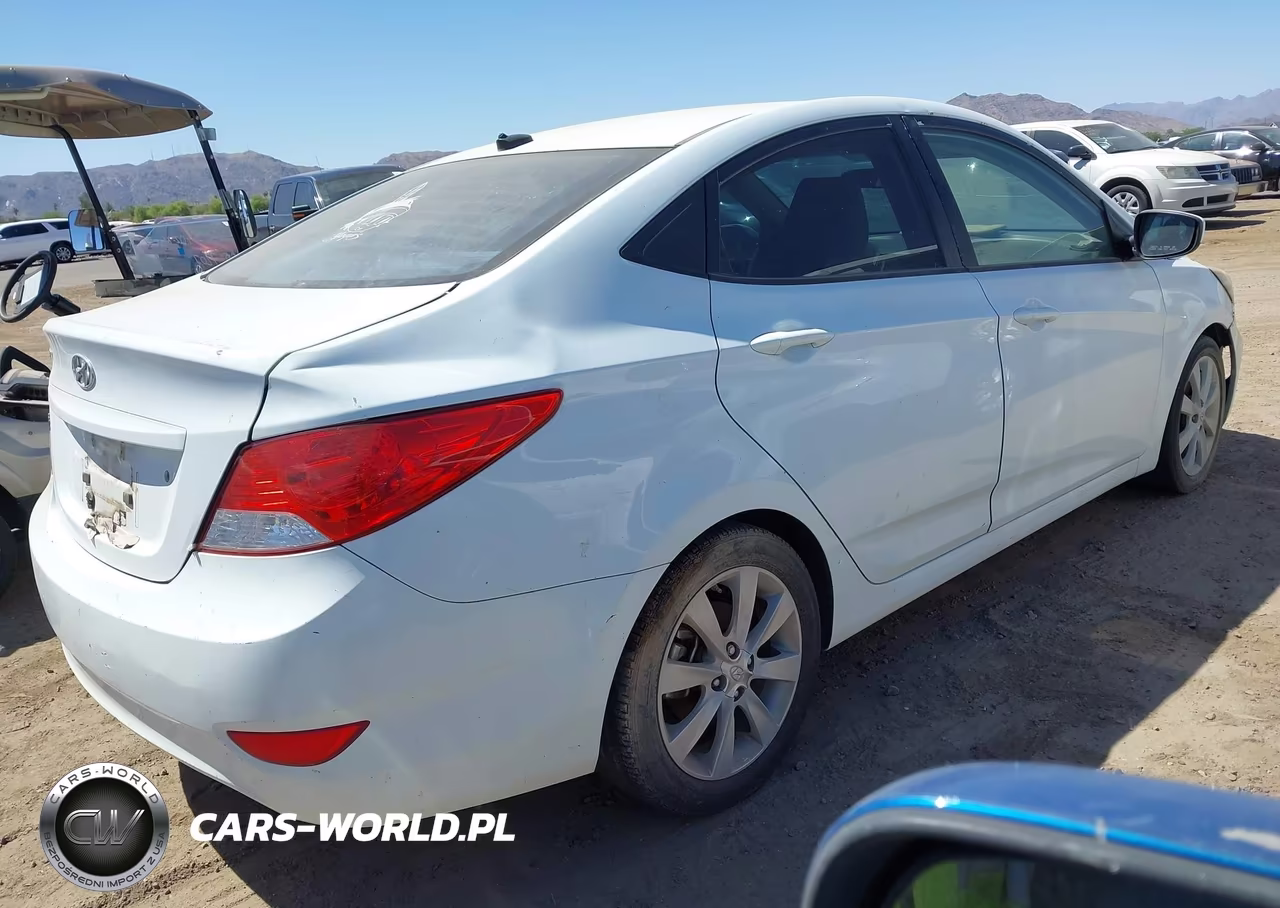 2013 Hyundai Accent Gls VIN:KMHCU4AE3DU461979 - 4