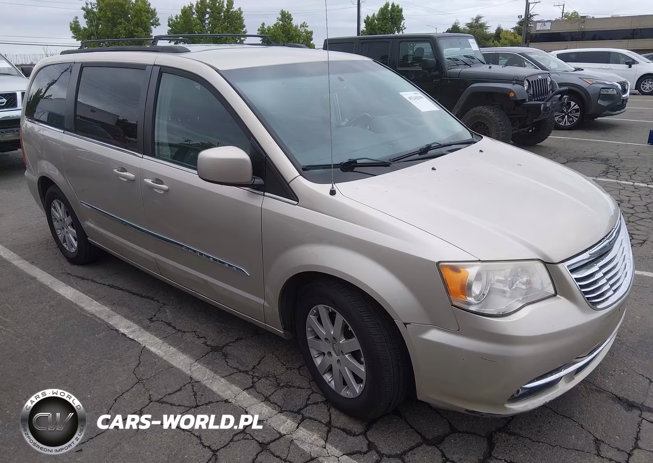 2014 Chrysler Town & Country Touring – zdjęcie 1 z 11