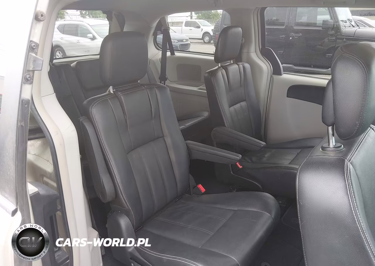 2014 Chrysler Town & Country Touring VIN:2C4RC1BG3ER307092 - 8