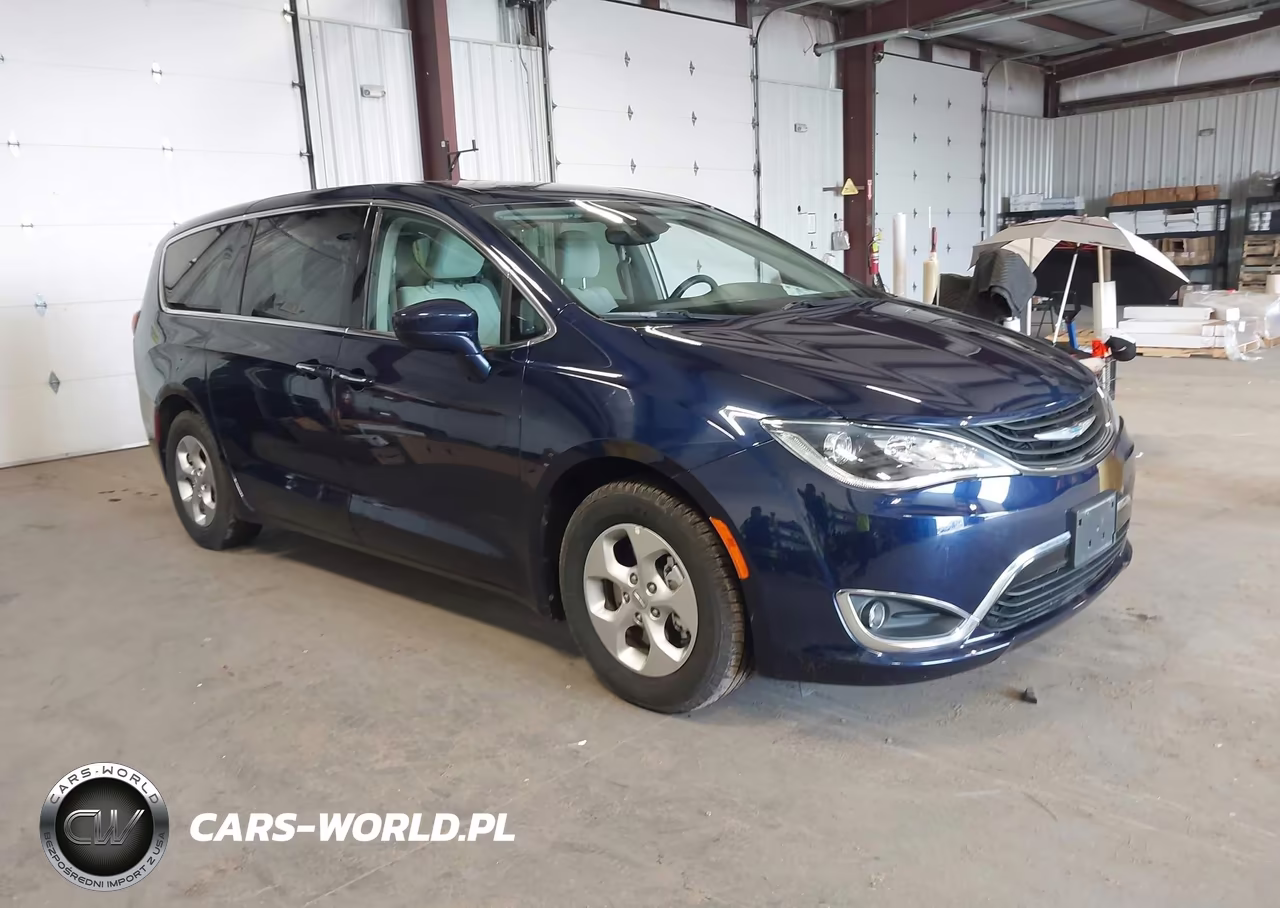 2018 Chrysler Pacifica Hybrid Touring Plus