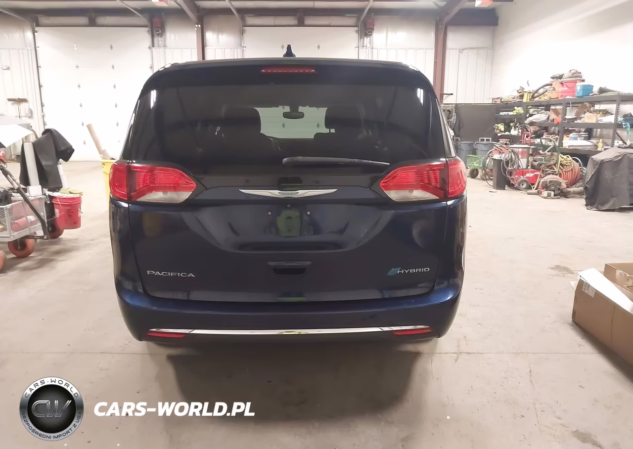 2018 Chrysler Pacifica Hybrid Touring Plus VIN:2C4RC1H70JR276241 - 17