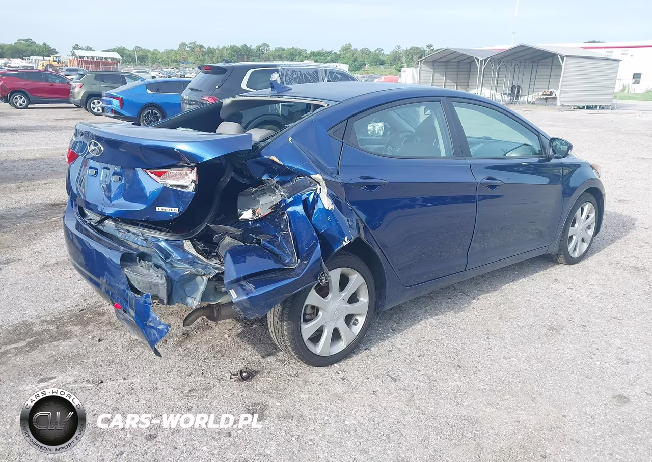2013 Hyundai Elantra Limited VIN:KMHDH4AE3DU839999 - 4