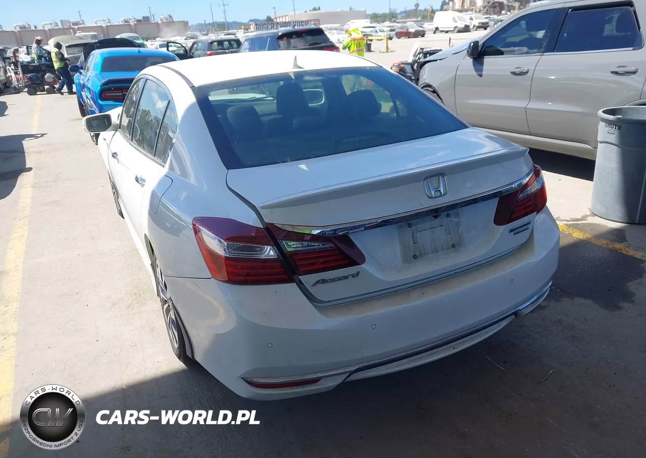 2017 Honda Accord Hybrid Touring VIN:JHMCR6F76HC026752 - 3
