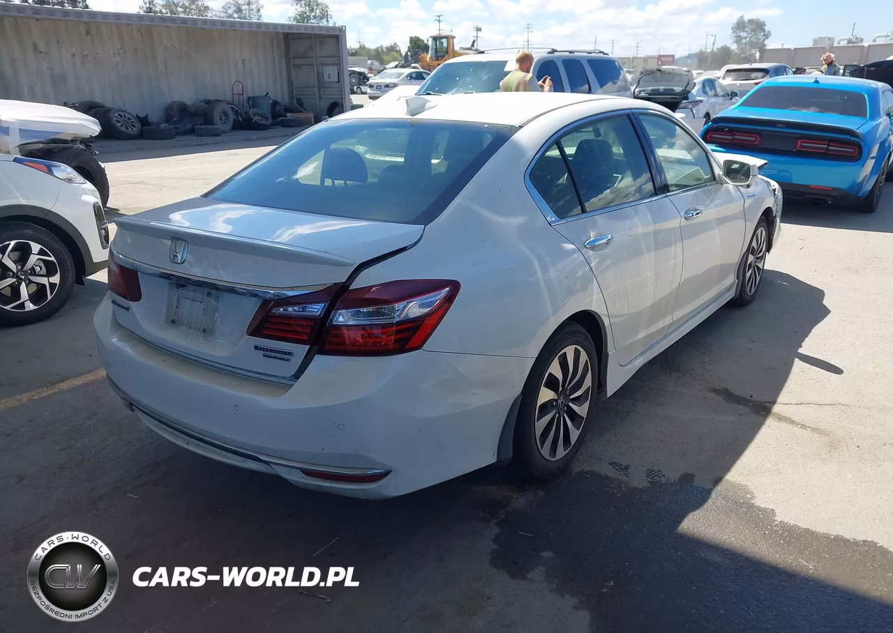 2017 Honda Accord Hybrid Touring VIN:JHMCR6F76HC026752 - 4