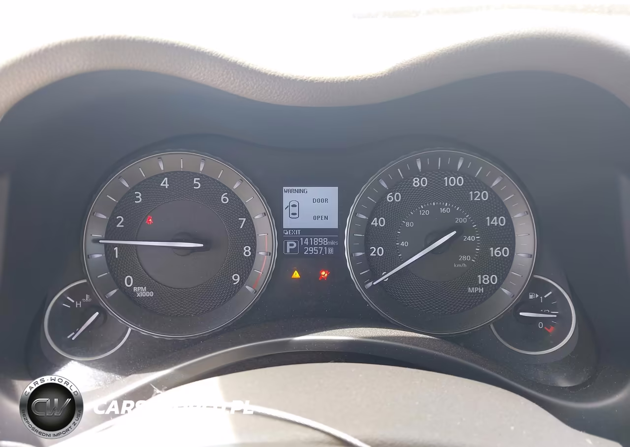 2019 Infiniti Q70 3.7X Luxe VIN:JN1BY1AR9KM585275 - 7