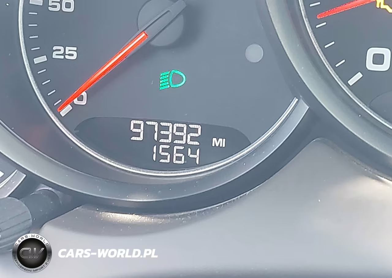 2018 Porsche Cayenne Platinum Edition VIN:WP1AA2A24JKA02402 - 16