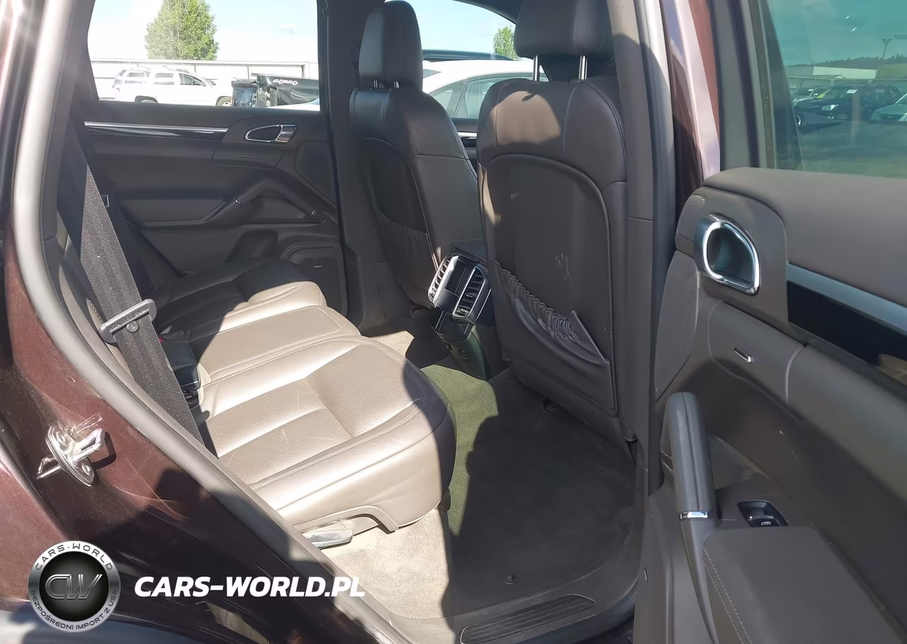 2018 Porsche Cayenne Platinum Edition VIN:WP1AA2A24JKA02402 - 8