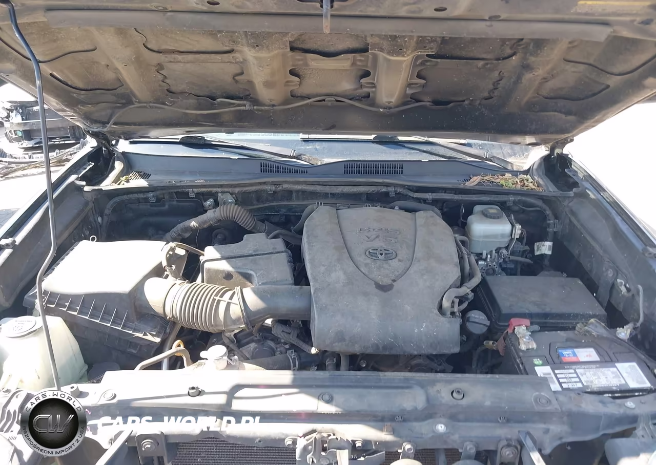 2020 Toyota Tacoma Trd Off-Road VIN:3TMCZ5AN3LM347009 - 10