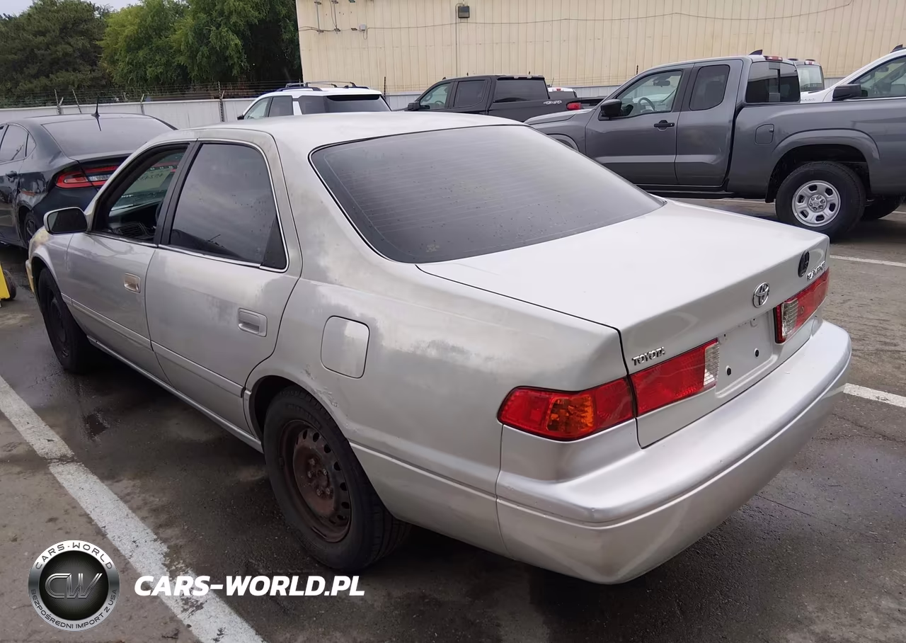 2001 Toyota Camry Le VIN:4T1BG22K81U101923 - 3