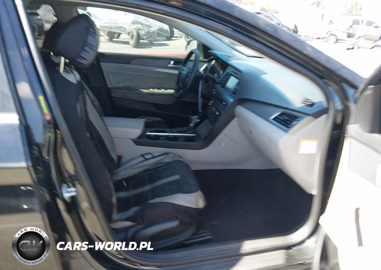 2017 Hyundai Sonata Hybrid Se VIN:KMHE24L3XHA064190 - 5