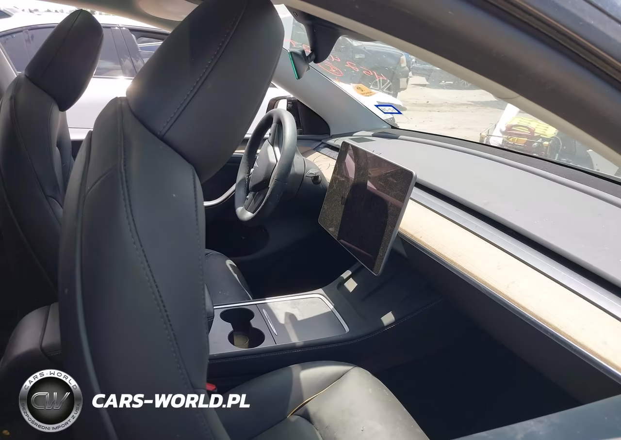 2023 Tesla Model Y VIN:7SAYGDEE2PA186100 - 5