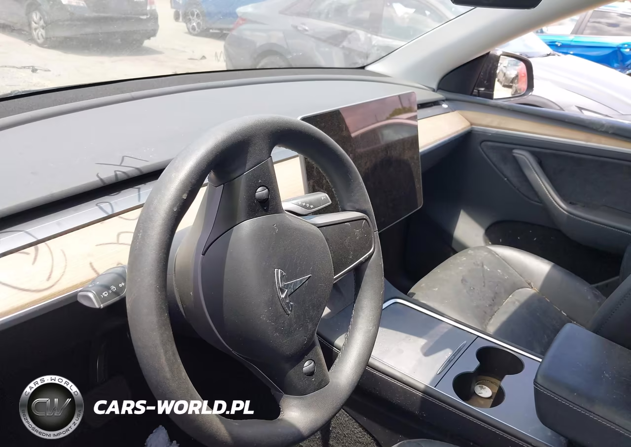 2023 Tesla Model Y VIN:7SAYGDEE2PA186100 - 7
