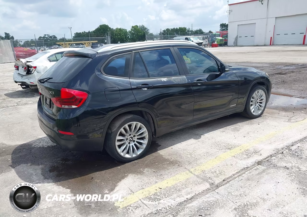 2014 BMW X1 xDrive28I VIN:WBAVL1C55EVY13822 - 4
