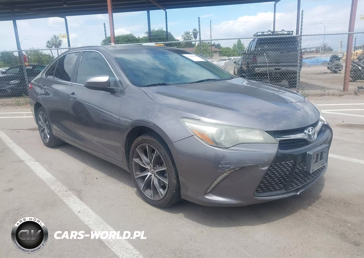 2016 Toyota Camry Xse