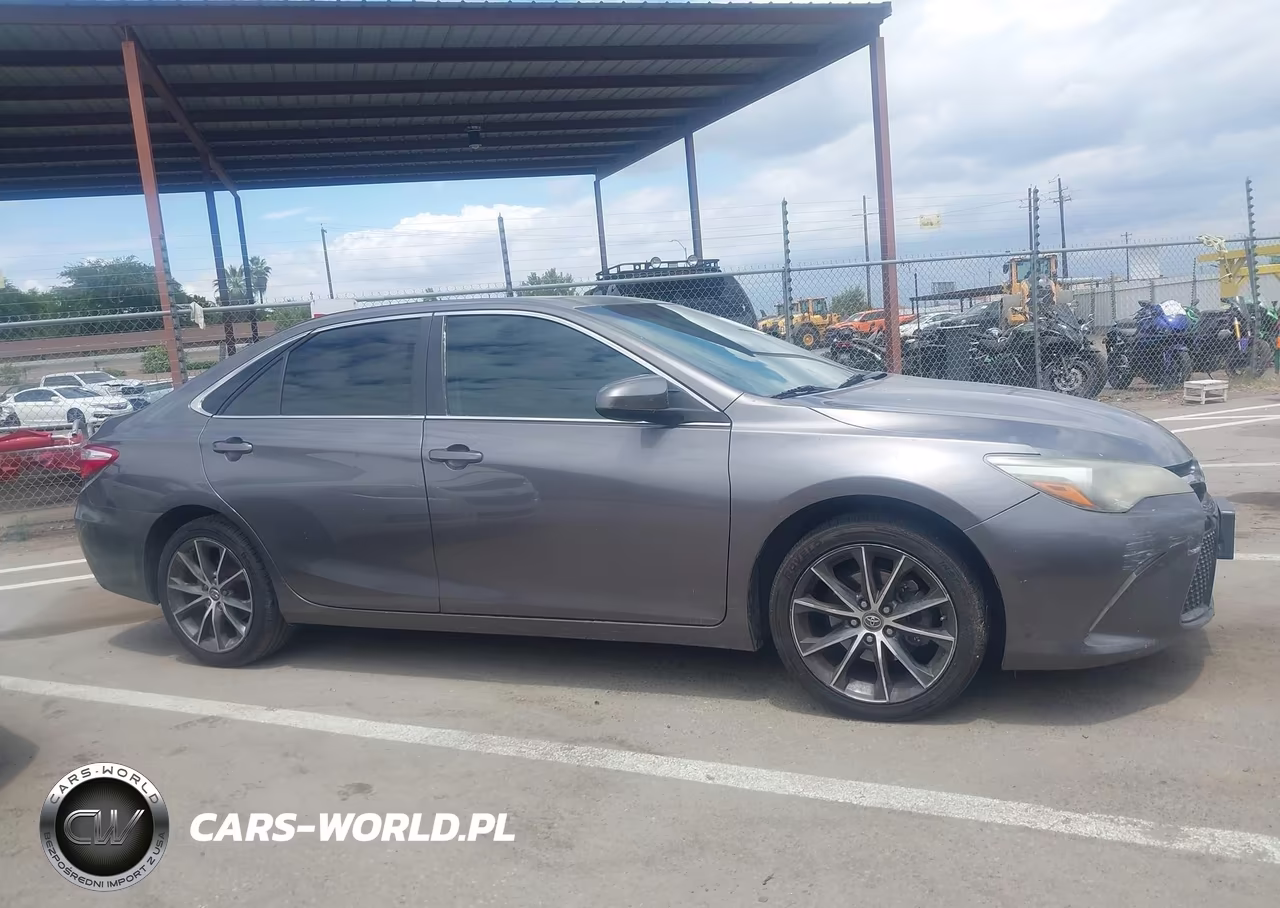 2016 Toyota Camry Xse VIN:4T1BF1FK7GU600339 - 13