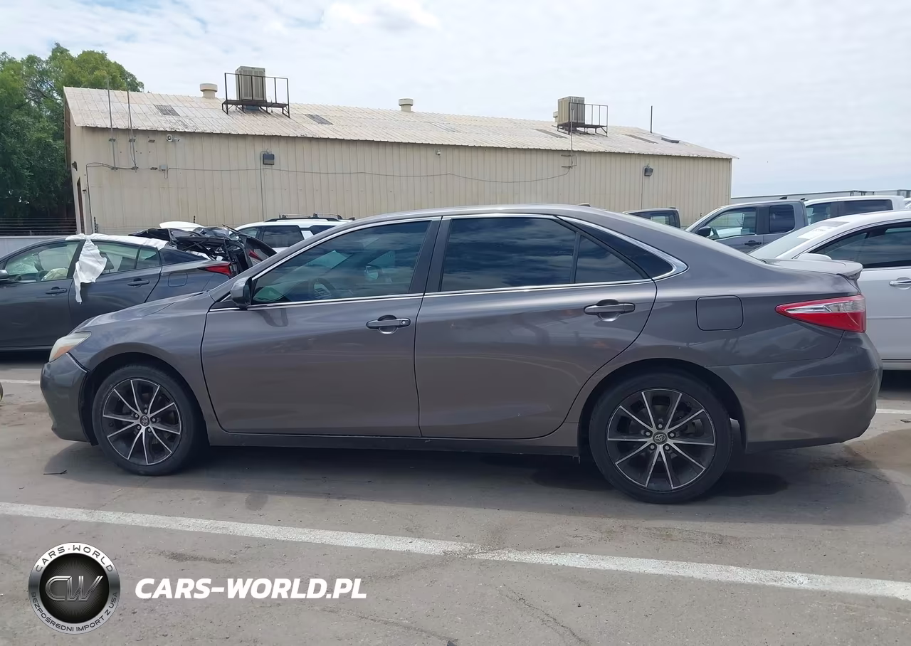 2016 Toyota Camry Xse VIN:4T1BF1FK7GU600339 - 14