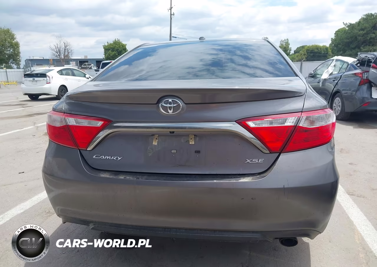 2016 Toyota Camry Xse VIN:4T1BF1FK7GU600339 - 16