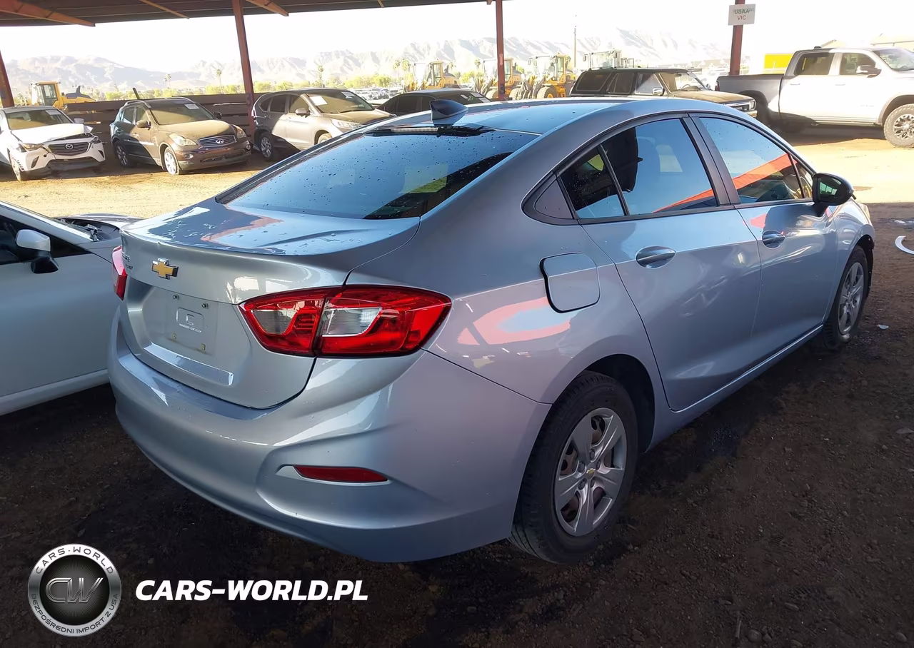 2018 Chevrolet Cruze Ls Auto VIN:1G1BC5SM6J7137409 - 4