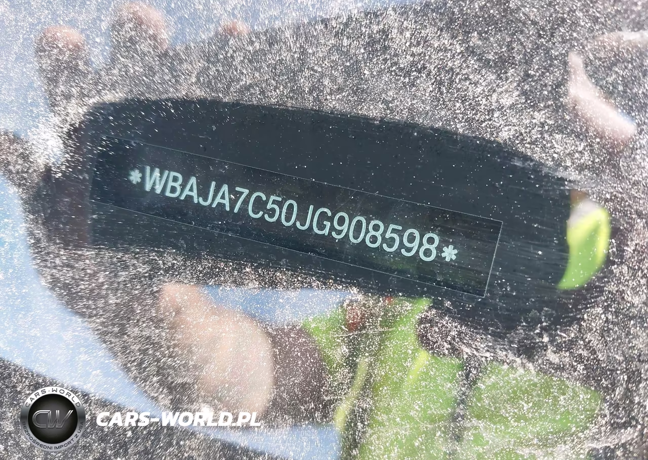 2018 BMW 530I xDrive VIN:WBAJA7C50JG908598 - 17