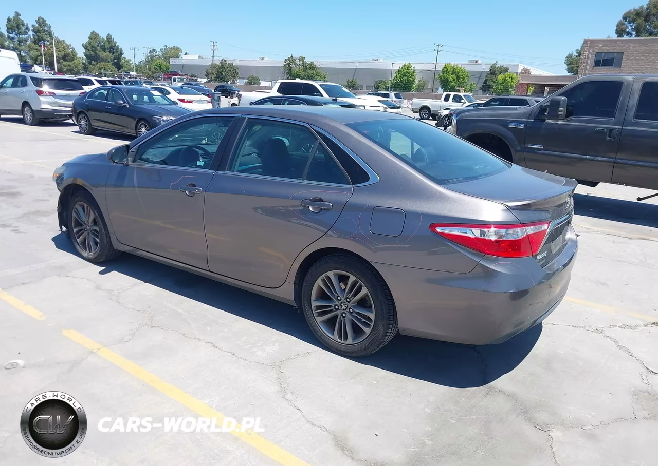 2017 Toyota Camry Se VIN:4T1BF1FK6HU669329 - 3