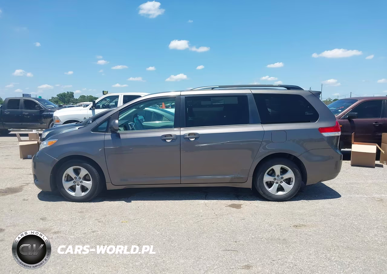 2013 Toyota Sienna Le V6 8 Passenger VIN:5TDKK3DC2DS372144 - 14