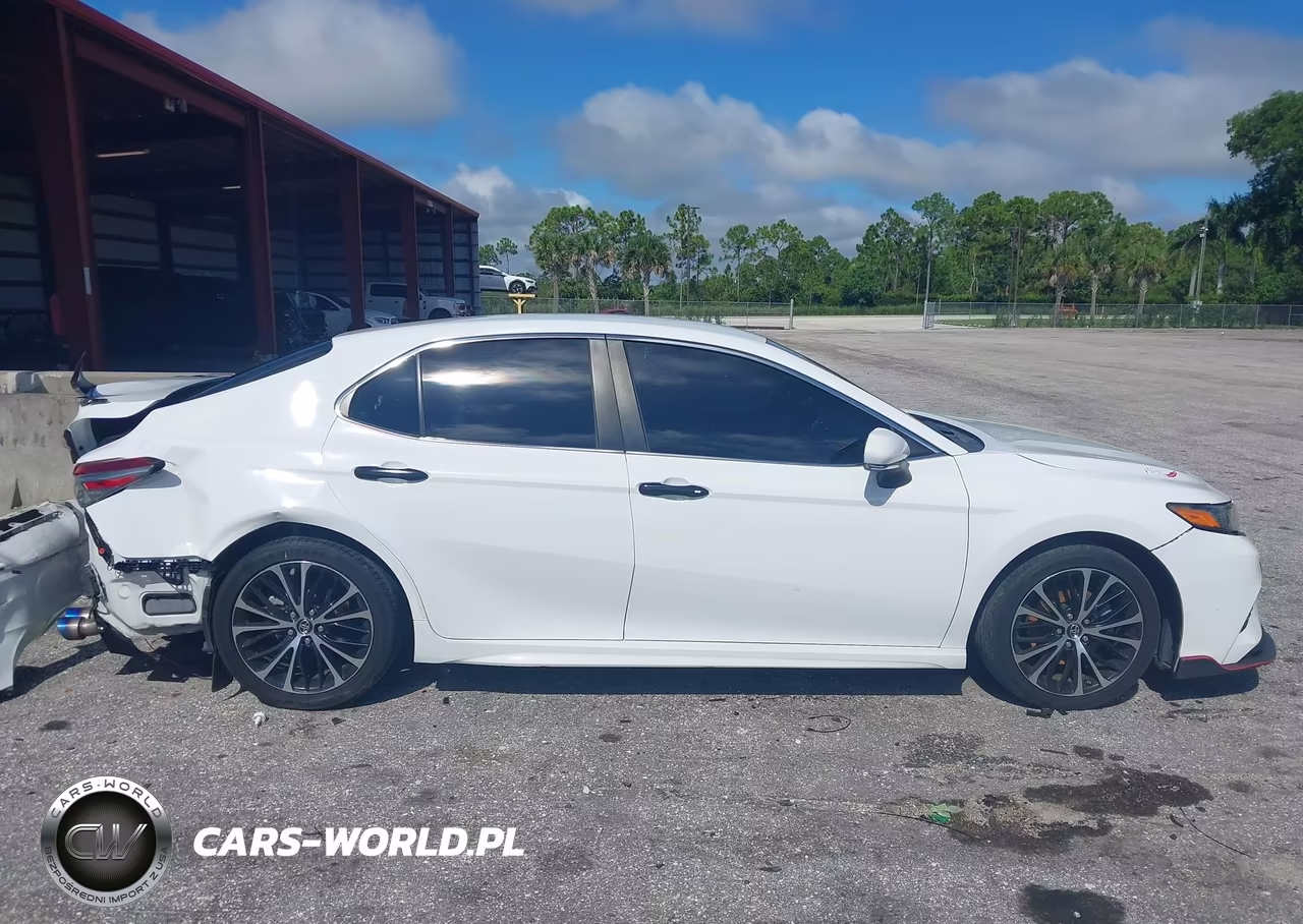2018 Toyota Camry Se VIN:4T1B11HK5JU043708 - 14