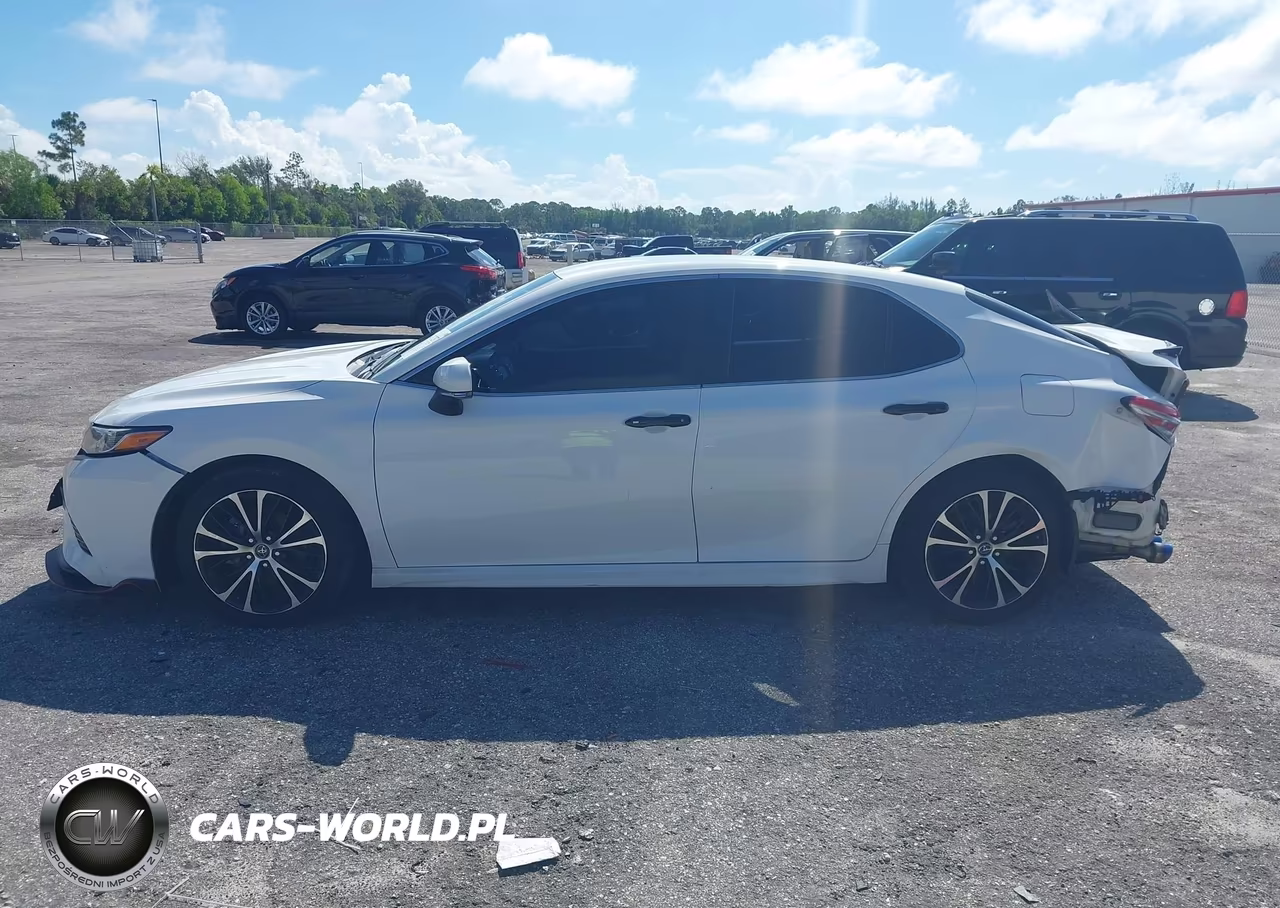 2018 Toyota Camry Se VIN:4T1B11HK5JU043708 - 15