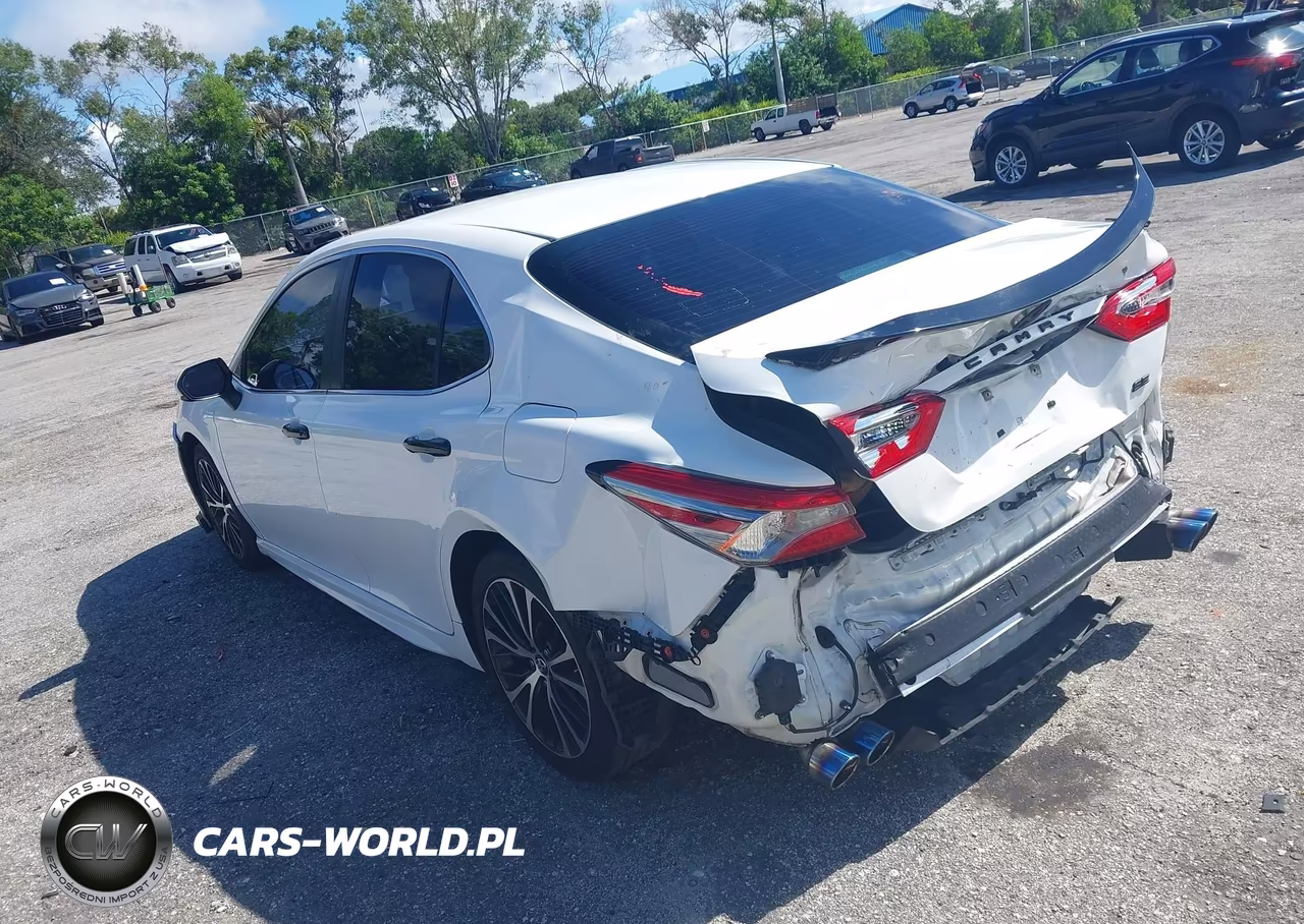 2018 Toyota Camry Se VIN:4T1B11HK5JU043708 - 18