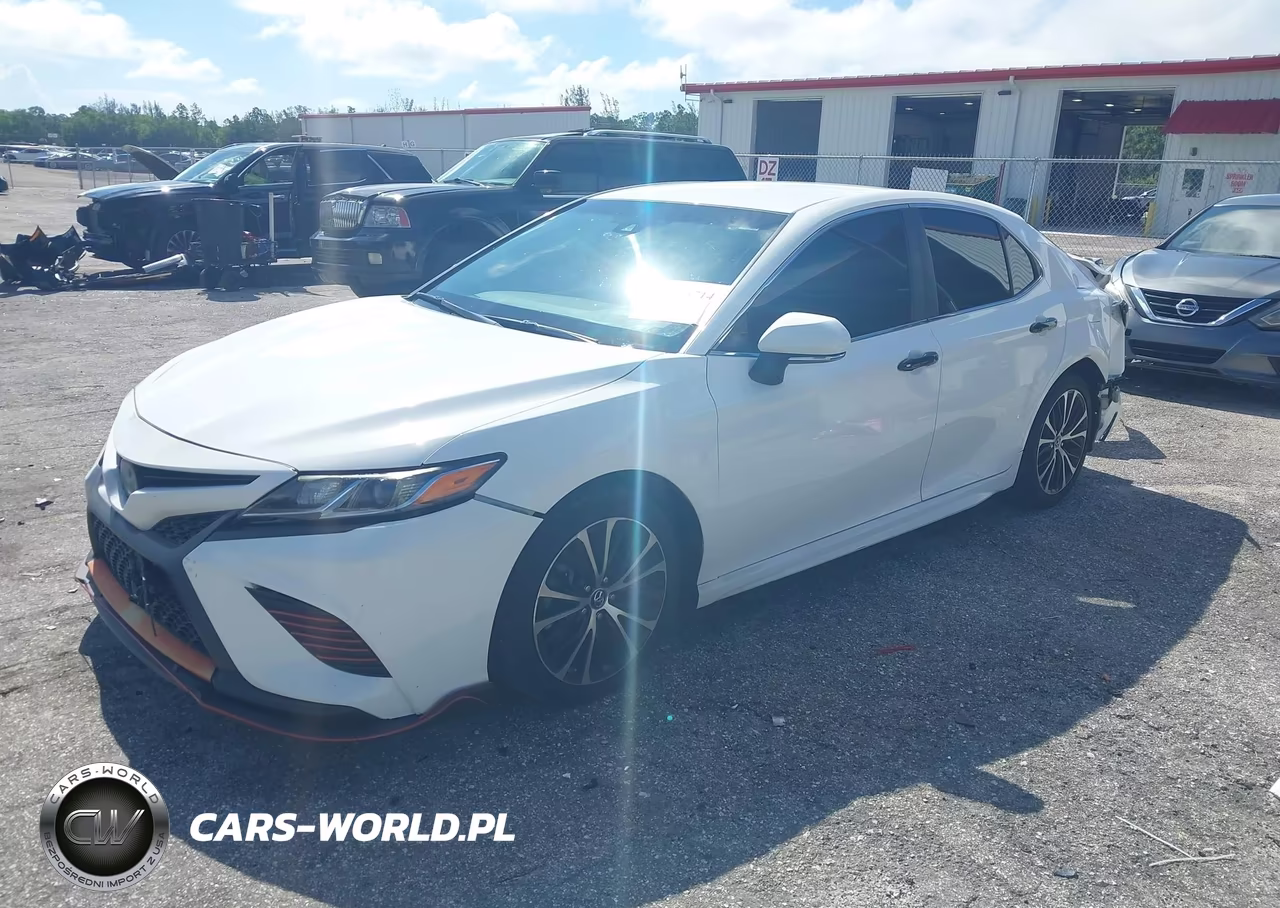2018 Toyota Camry Se VIN:4T1B11HK5JU043708 - 2