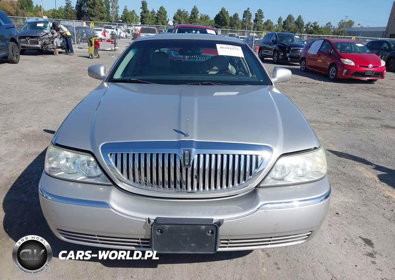 2003 Lincoln Town Car Signature VIN:1LNHM82W23Y612774 - 12