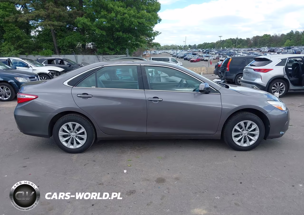 2015 Toyota Camry Le VIN:4T1BF1FK7FU991930 - 13