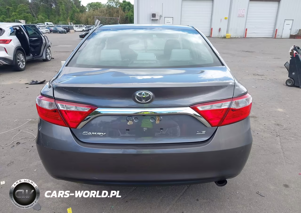 2015 Toyota Camry Le VIN:4T1BF1FK7FU991930 - 16
