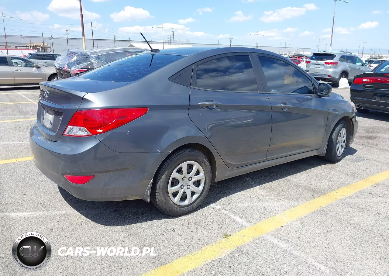 2013 Hyundai Accent Gls VIN:KMHCT4AE5DU281972 - 4