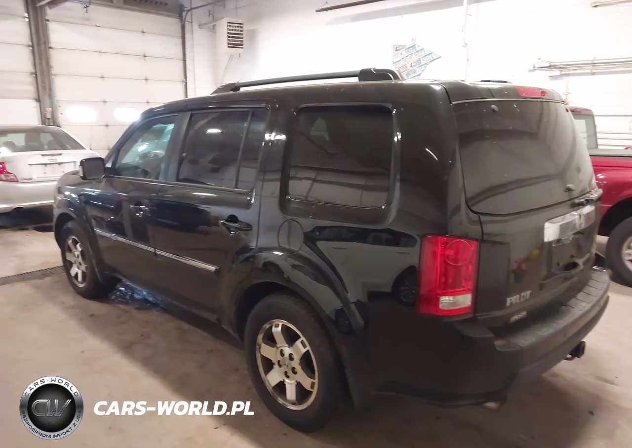 2011 Honda Pilot Touring VIN:5FNYF4H98BB017547 - 3