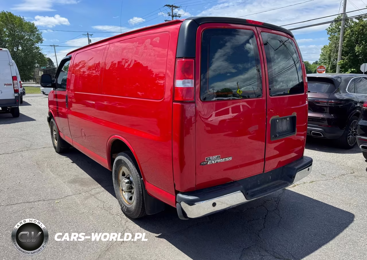 2018 Chevrolet Express G2500 VIN:1GCWGAFG6J1226958 - 3