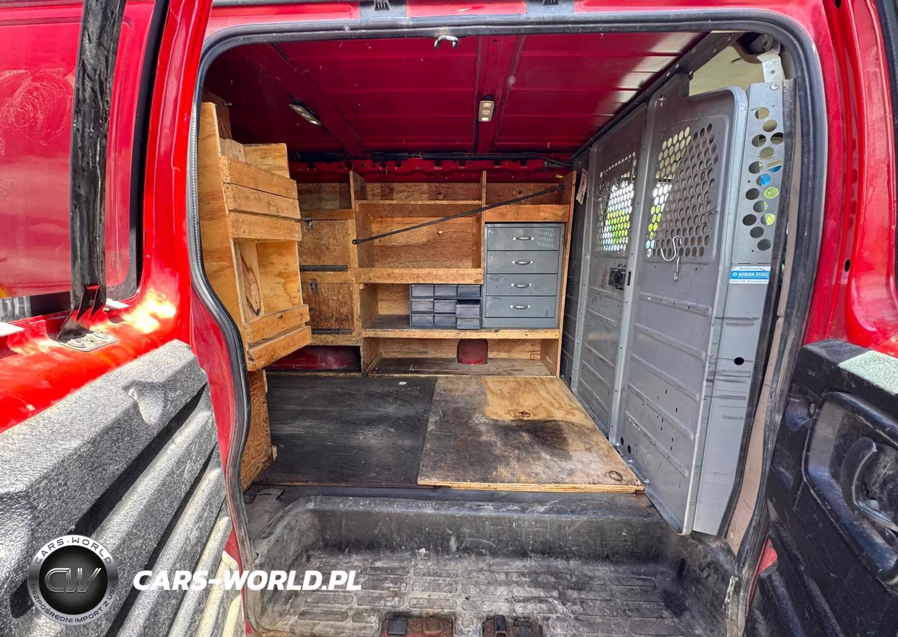 2018 Chevrolet Express G2500 VIN:1GCWGAFG6J1226958 - 6