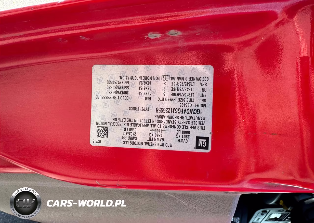 2018 Chevrolet Express G2500 VIN:1GCWGAFG6J1226958 - 9