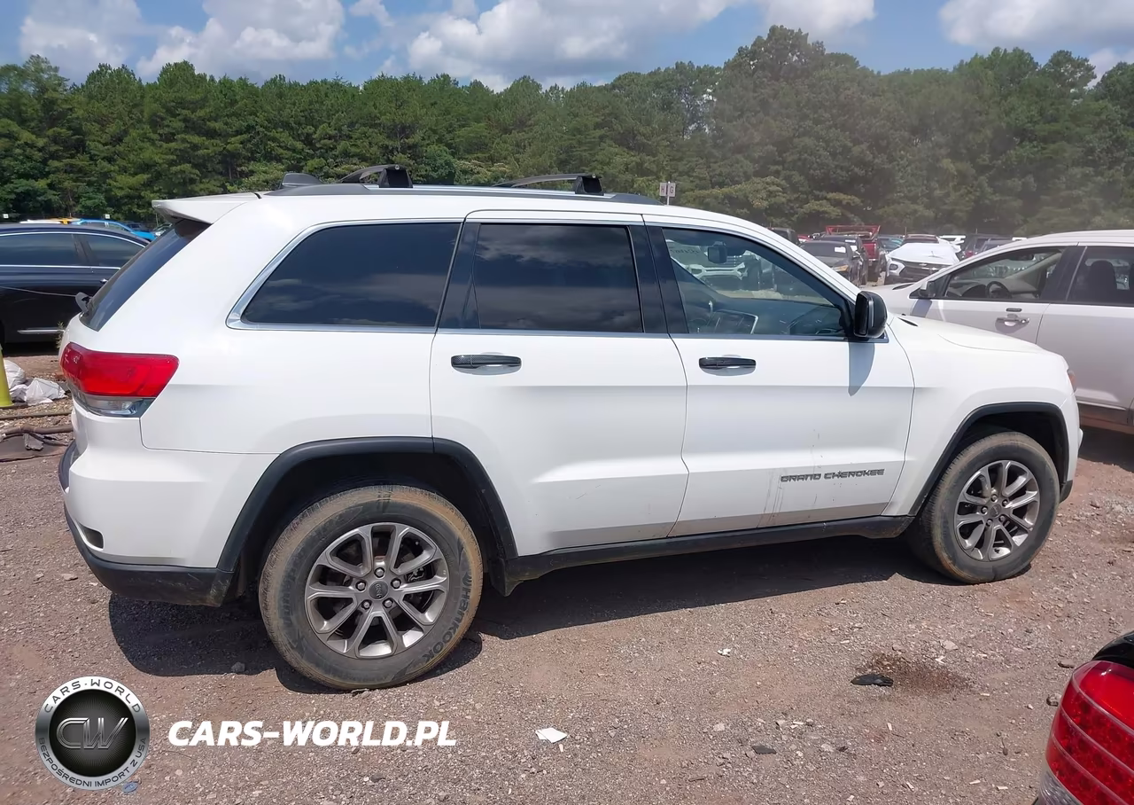 2015 Jeep Grand Cherokee Laredo VIN:1C4RJFAG1FC871273 - 13