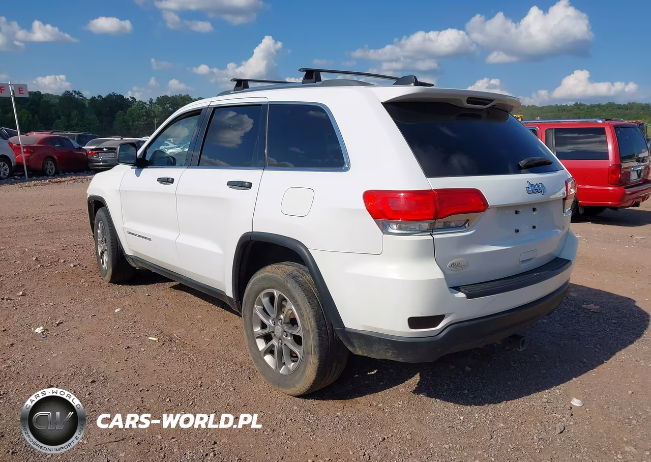 2015 Jeep Grand Cherokee Laredo VIN:1C4RJFAG1FC871273 - 3