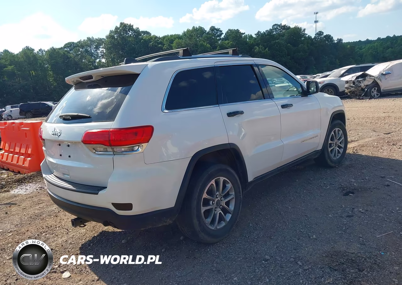 2015 Jeep Grand Cherokee Laredo VIN:1C4RJFAG1FC871273 - 4