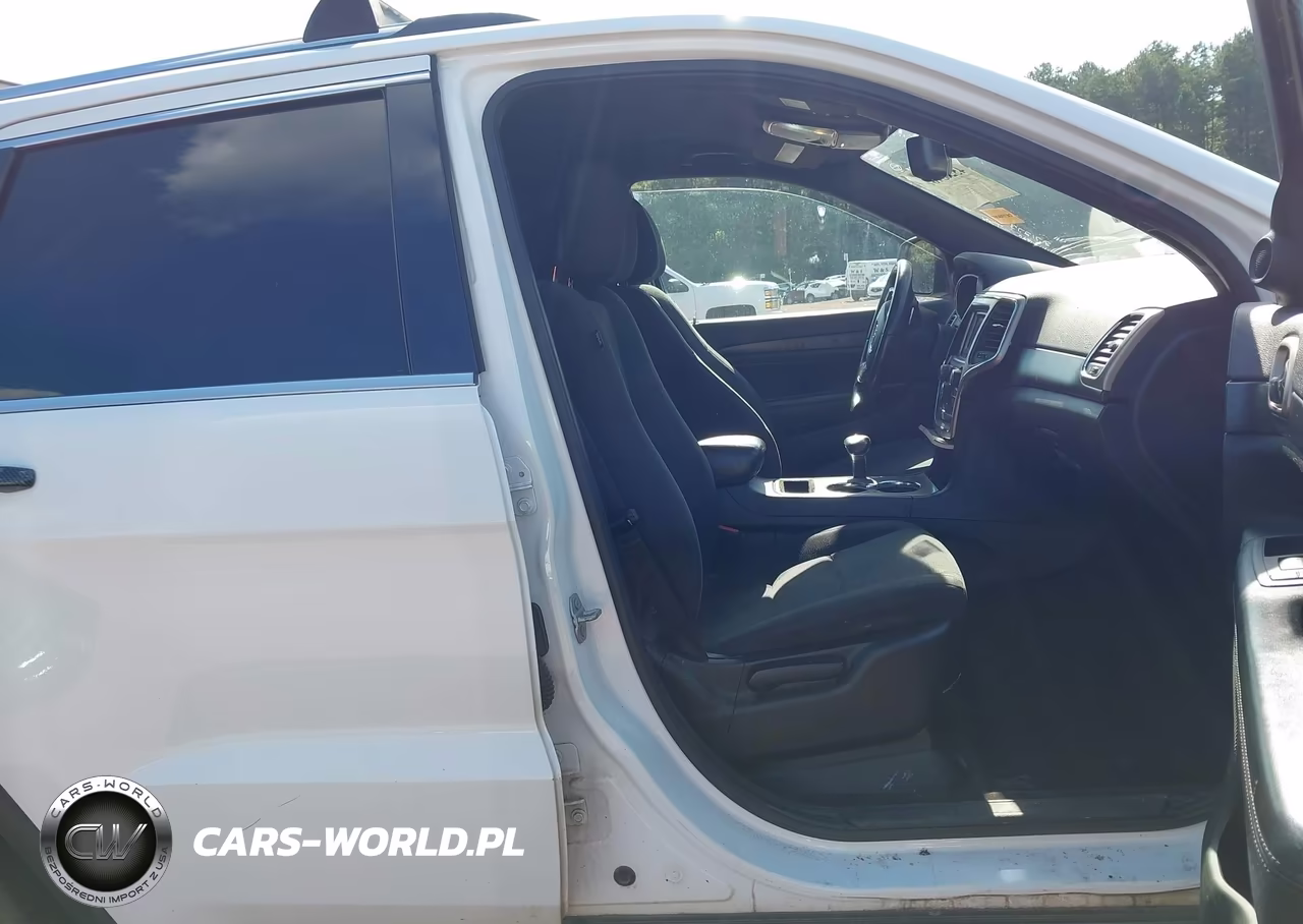2015 Jeep Grand Cherokee Laredo VIN:1C4RJFAG1FC871273 - 5