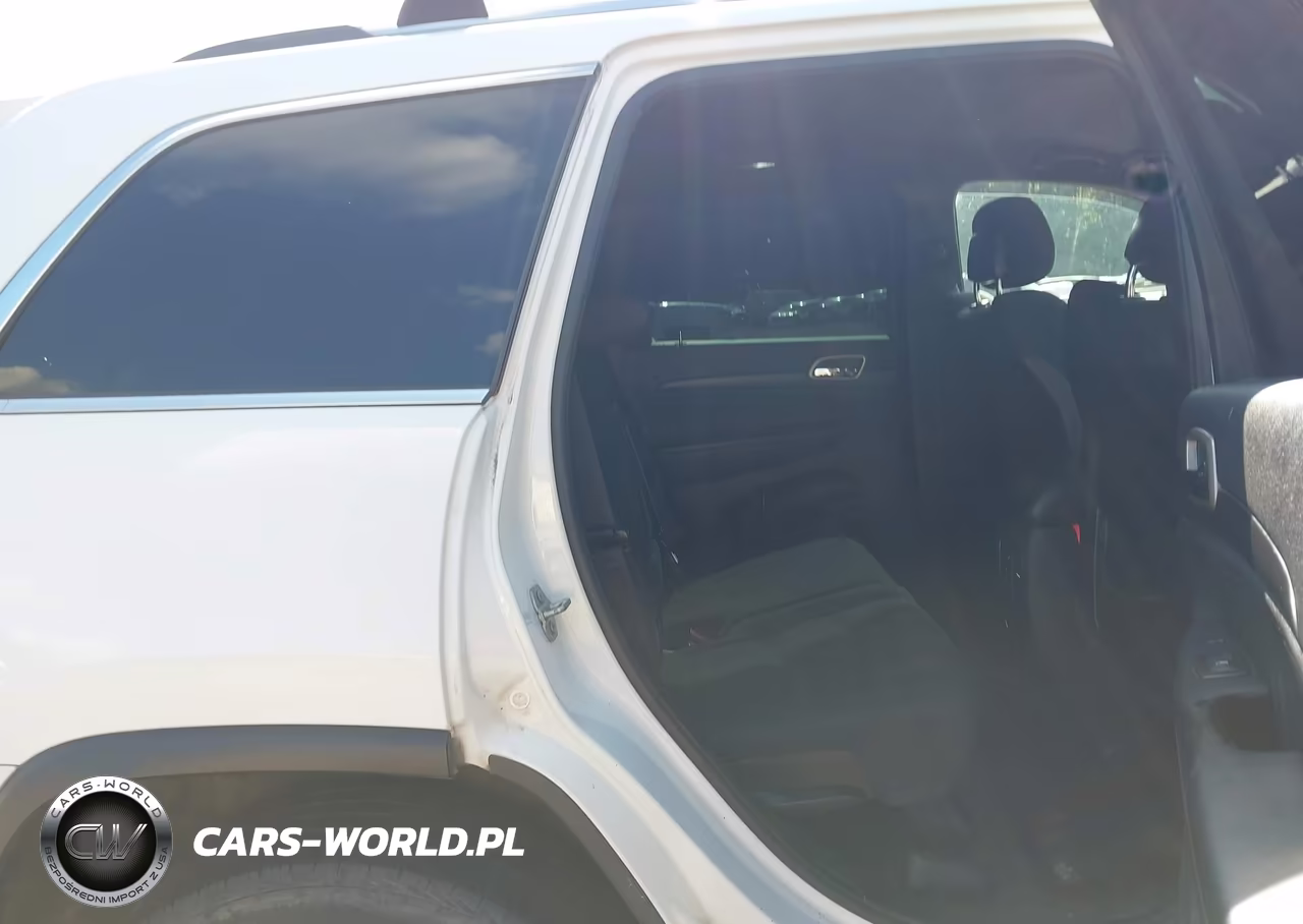 2015 Jeep Grand Cherokee Laredo VIN:1C4RJFAG1FC871273 - 8