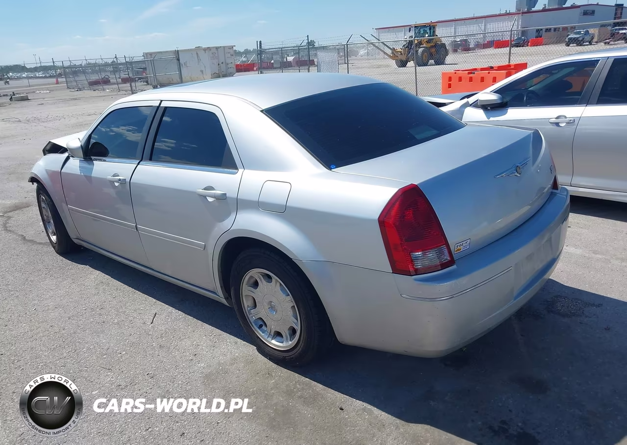 2005 Chrysler 300 Touring VIN:2C3JA53G55H674921 - 3