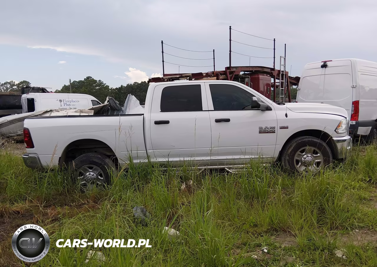 2017 Ram 2500 Tradesman 4X2 6'4 Box VIN:3C6UR4CJ9HG611727 - 13