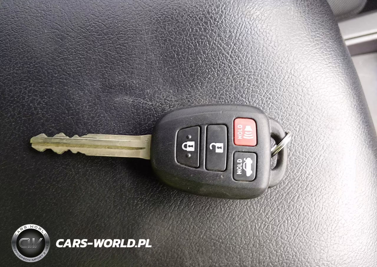 2016 Toyota Camry Le VIN:4T1BF1FK7GU168707 - 11