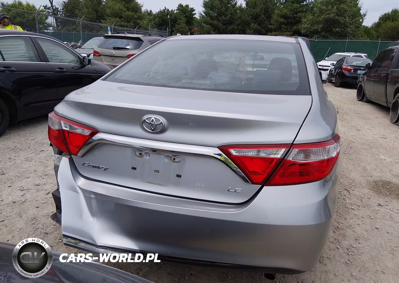 2016 Toyota Camry Le VIN:4T1BF1FK7GU168707 - 17
